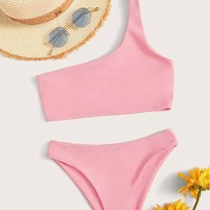 Flirty Bikini 🌸